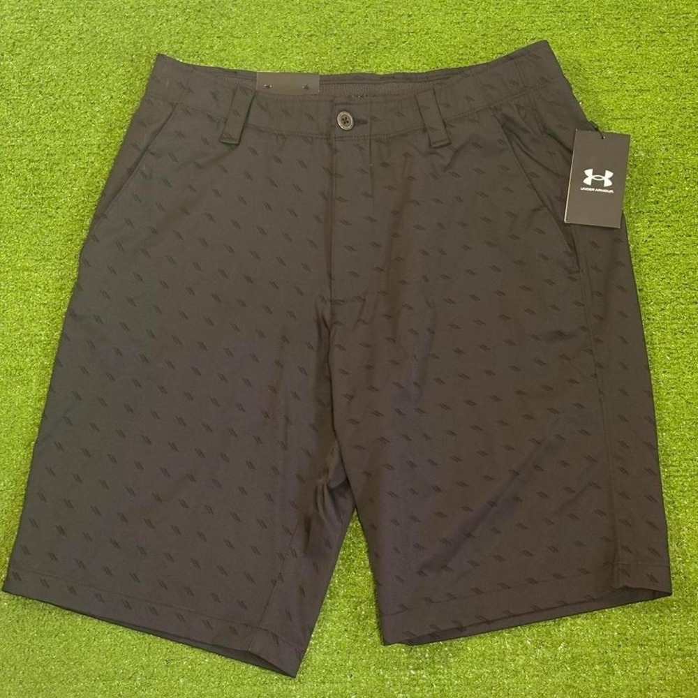 NWT Under Armour Men's Size‎ 32 Sporty Shorts Black All Over Print